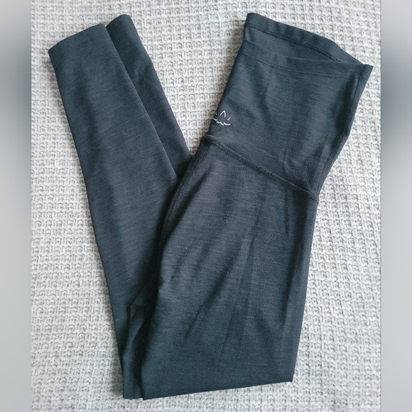 BEYOND YOGA SMALL - Picture 1 of 8